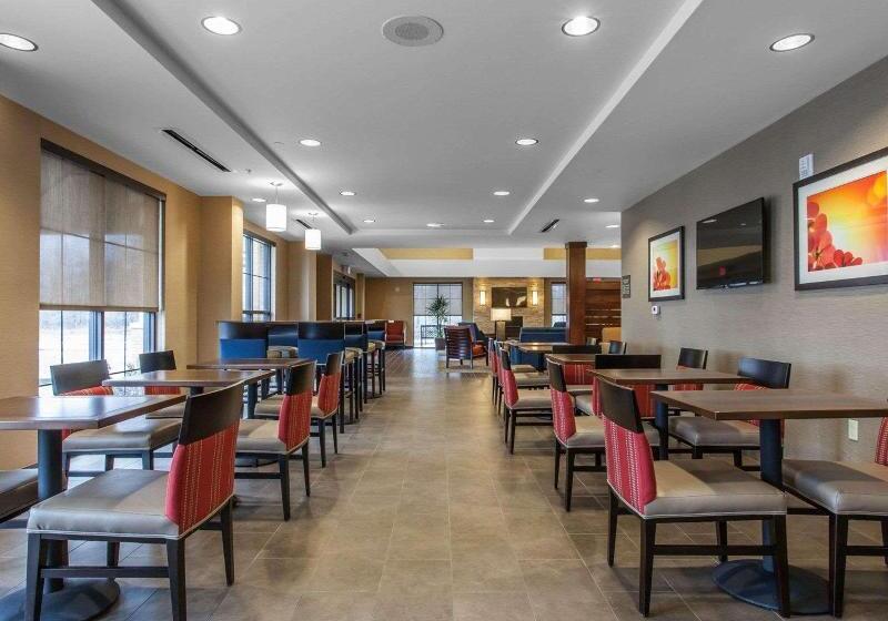בית מלון כפרי Comfort Suites Youngstown North