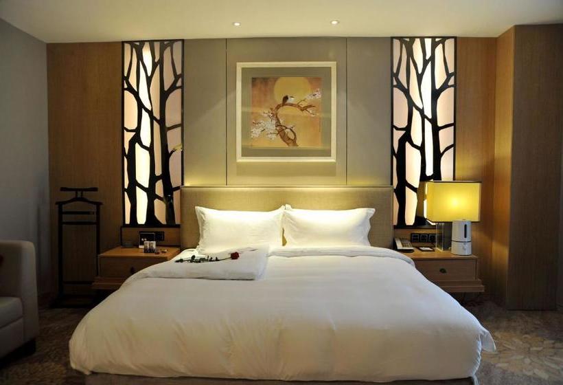 فندق Ramada By Wyndham Zhengzhou East