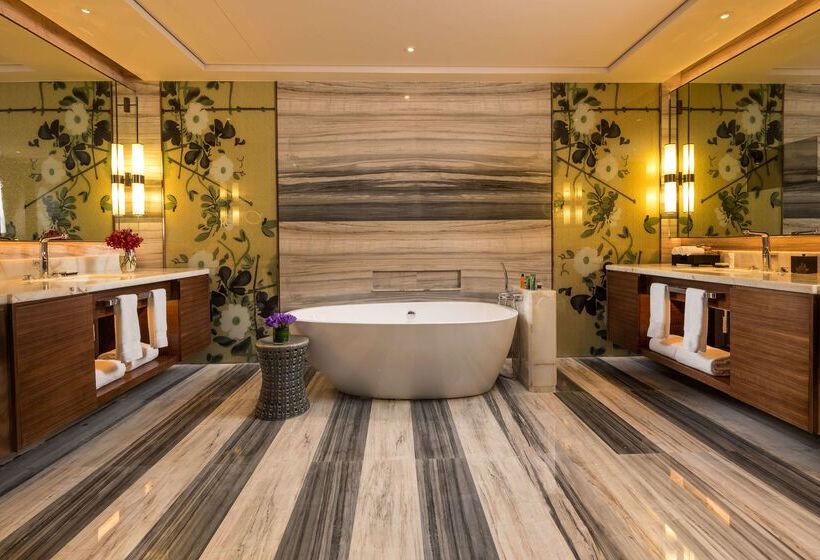 בית מלון כפרי Hilton Urumqi