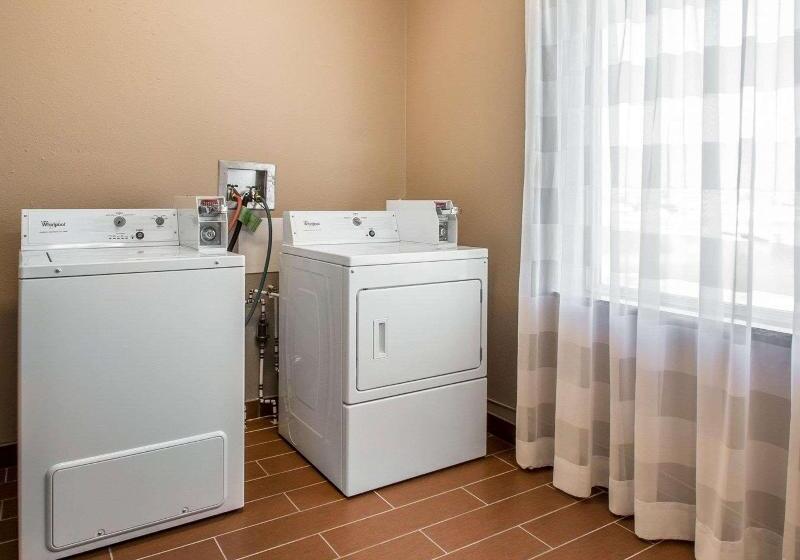 בית מלון כפרי Mainstay Suites Meridian