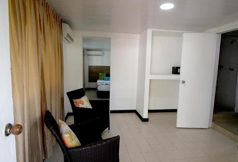 هتل On Vacation Sea Horse