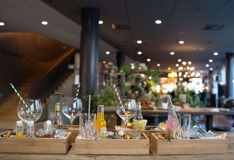 هتل Radisson Blu Metropol Helsingborg