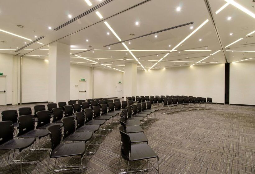 هتل Ramada Encore By Wyndham San Luis Potosi
