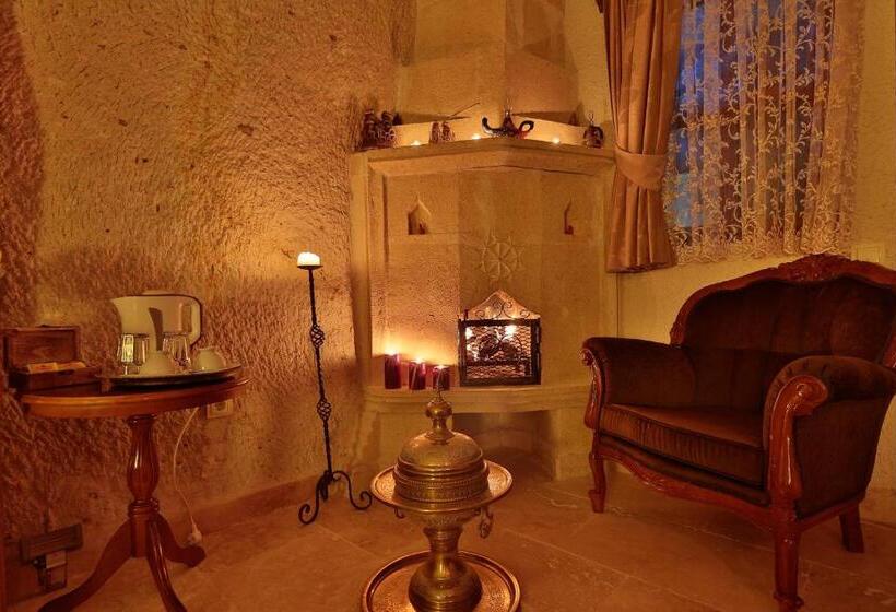 هتل Turkish Cave House
