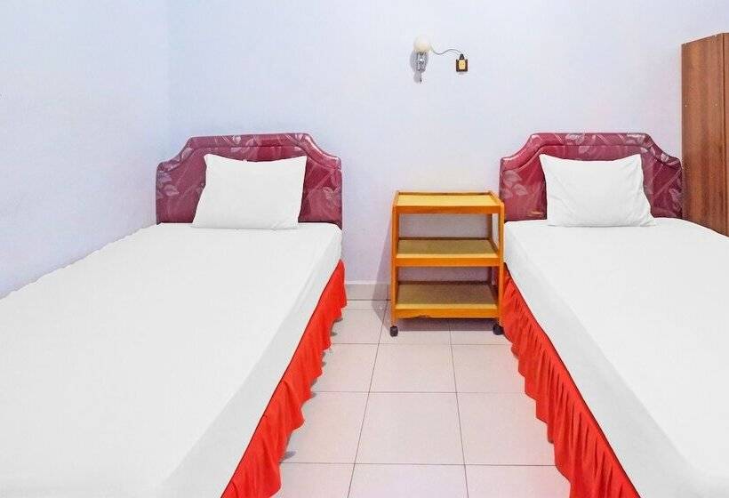 Отель Oyo 92337 Wisma Arwini Syariah