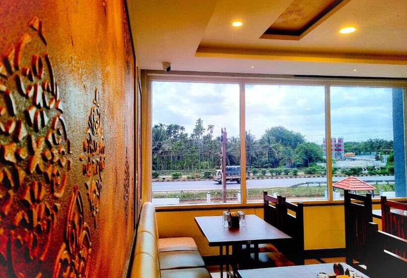 ホテル Sadanand S Highway Inn, Tumkur