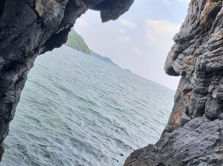 ホテル Sawasdee Sichang Resort