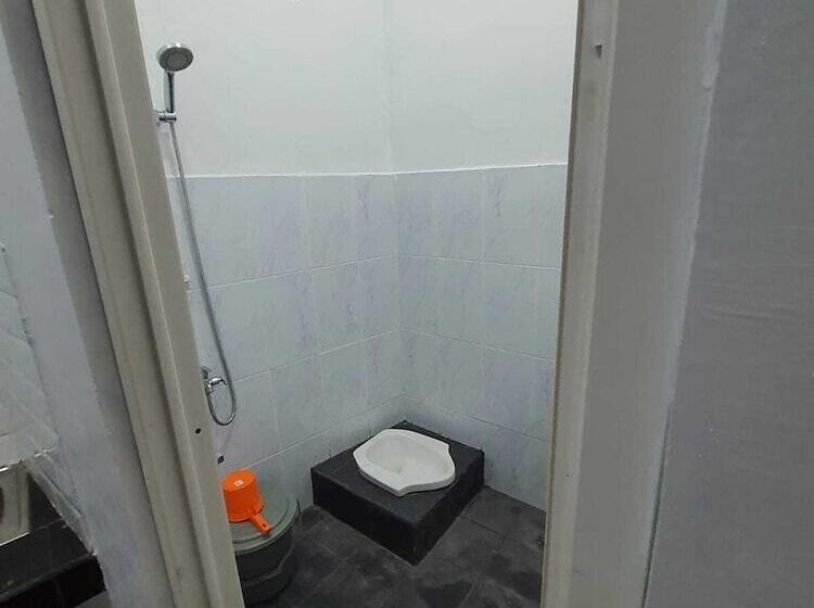 酒店 Express O 92284 Kost Mazbie Syariah