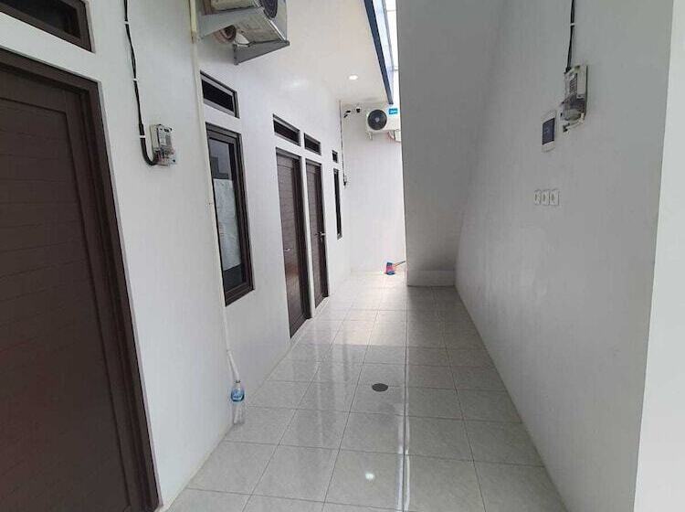酒店 Express O 92284 Kost Mazbie Syariah