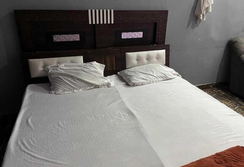 Spot On Rock Hotel & Restaurant Kosli