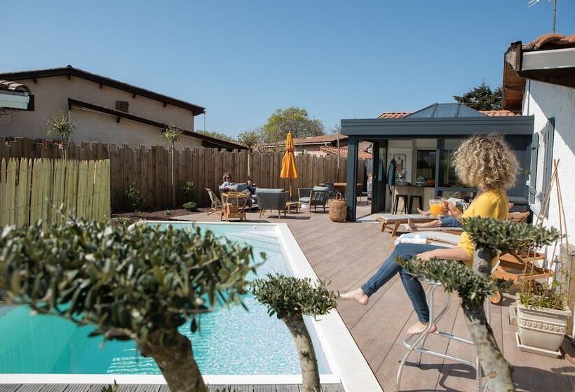 צימר Villa Pierartlou