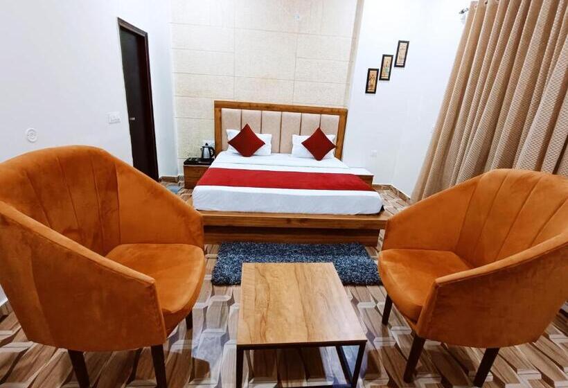 호텔 Hare Krishna Ambiance Vbn