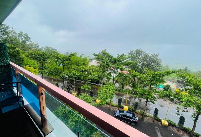 فندق Natural Resort Panhala