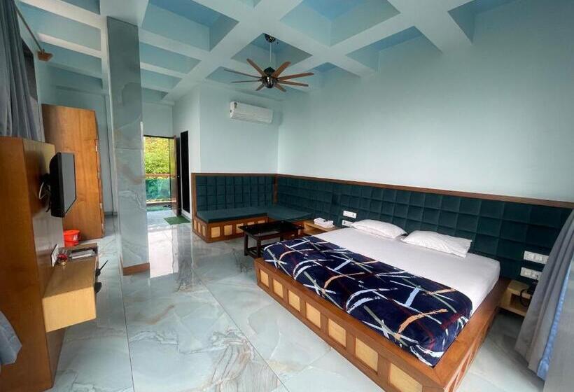 فندق Natural Resort Panhala