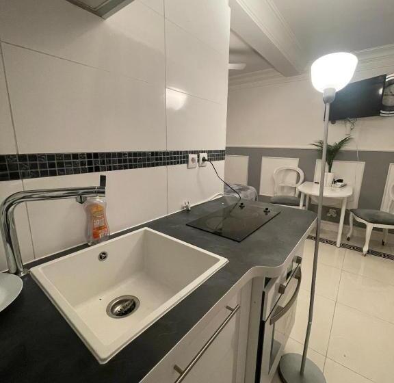 بنسيون Chambre De Luxe 95 Grise