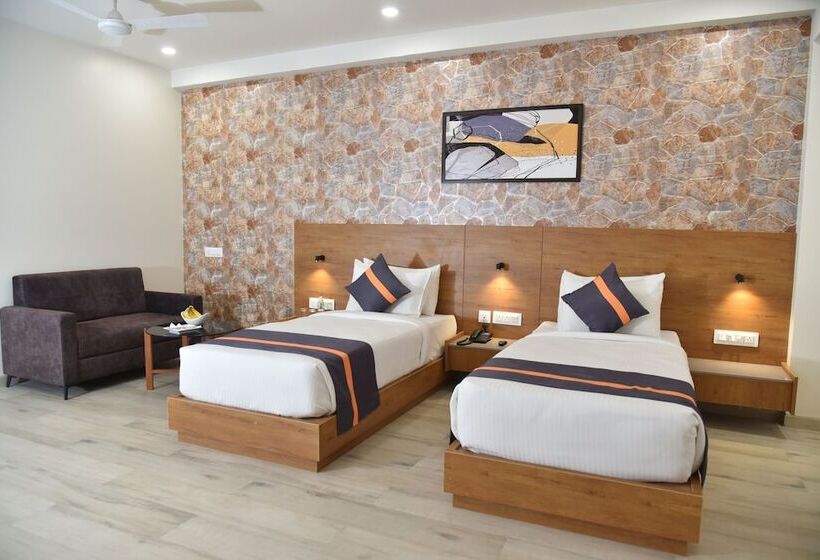 Отель Comfort Inn , Statue Of Unity