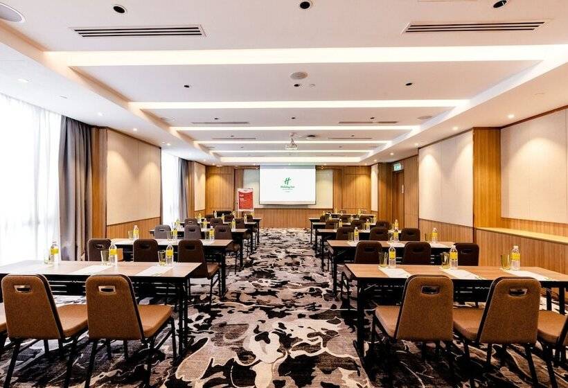 هتل Holiday Inn Sepang Airport By Ihg