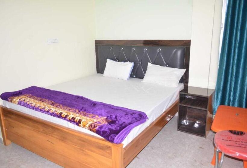 فندق Oyo 80883  Av Priya