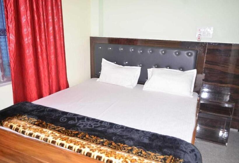 فندق Oyo 80883  Av Priya