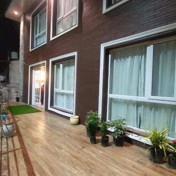 ホテル The Sapling Manor