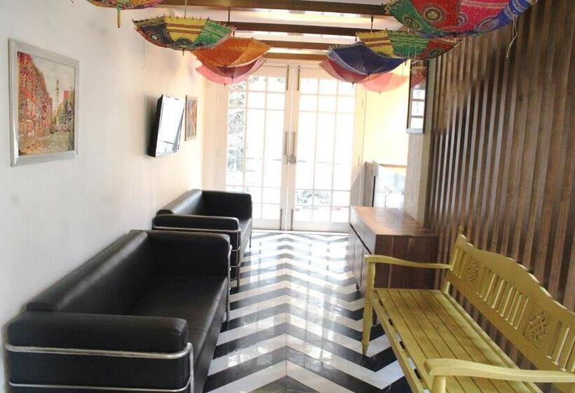 ホテル The Sapling Manor