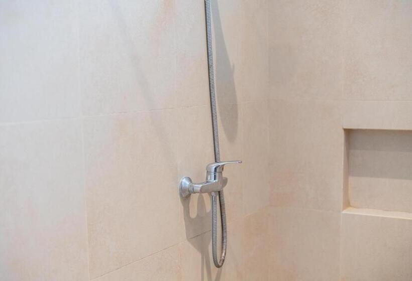 پانسیون 3j Living