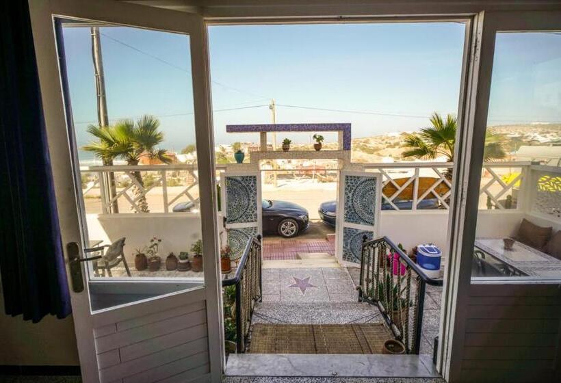 هتل Big Blue Guest House