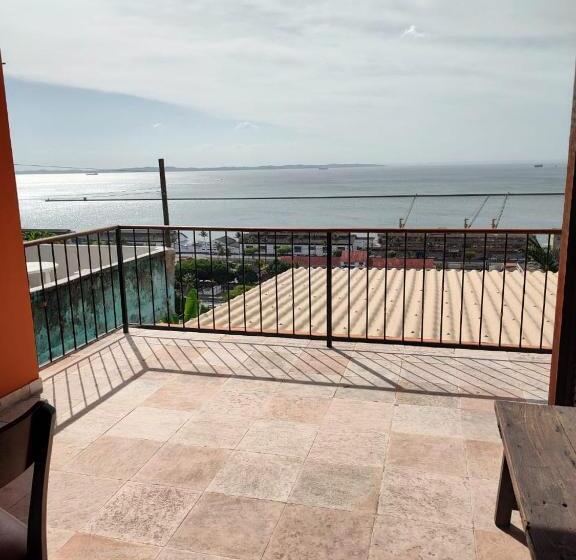 هتل Villa Salvador