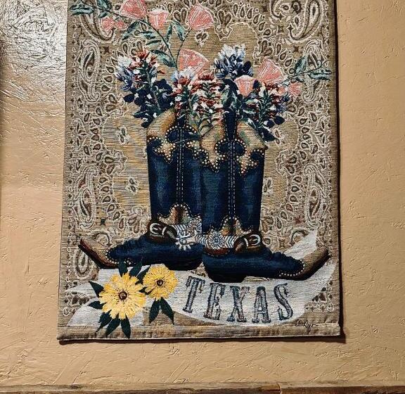 펜션 Acorn Hideaways Canton Cheerful Bluebonnet Suite Sleeps 5