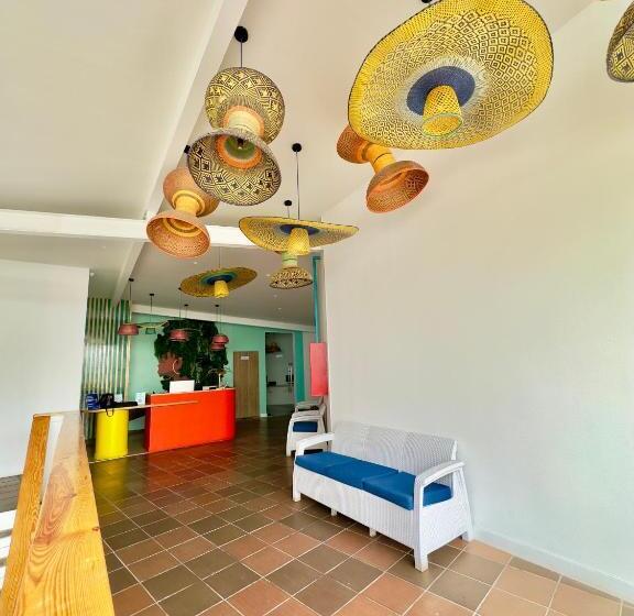 پانسیون Nomadic Design