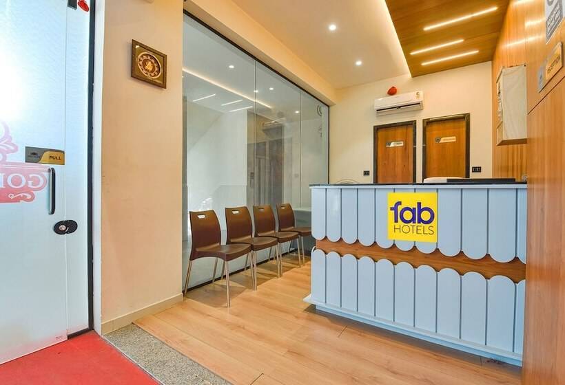 Отель Gold Palace Inn