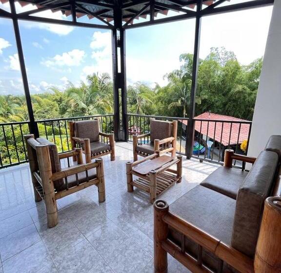 هاستل Chalet La Promesa