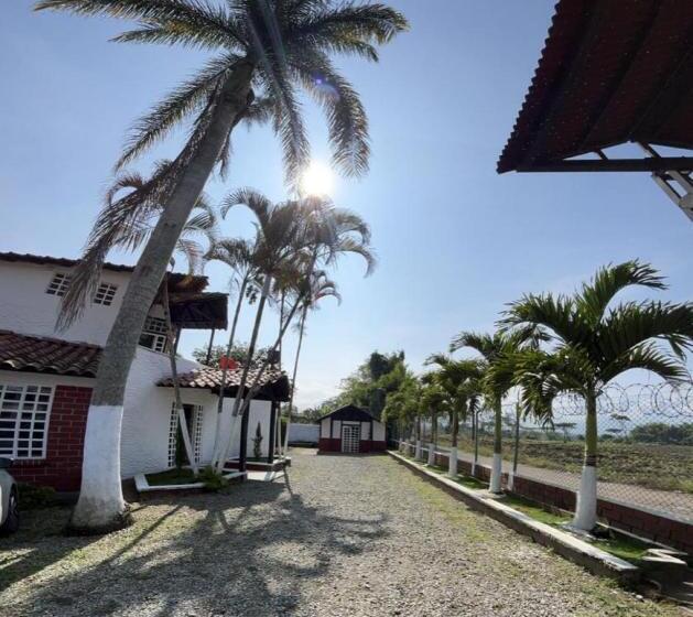 هاستل Chalet La Promesa