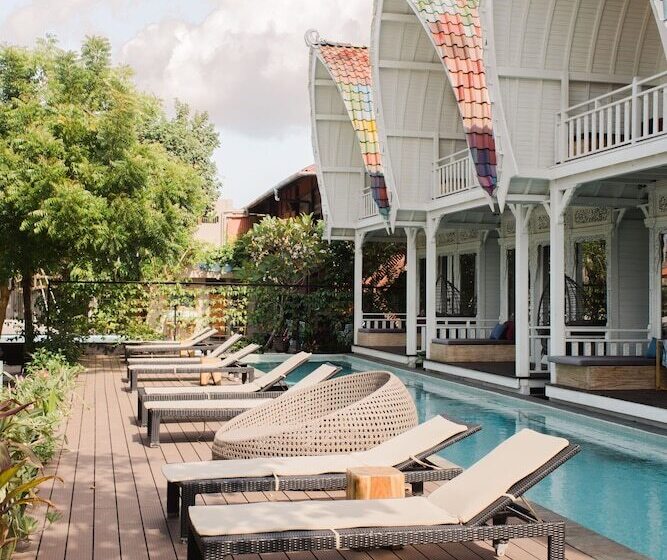 호텔 Mambo Beach Resort