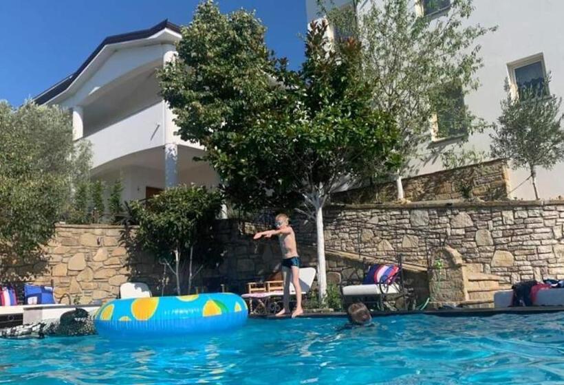 پانسیون Turisalba
