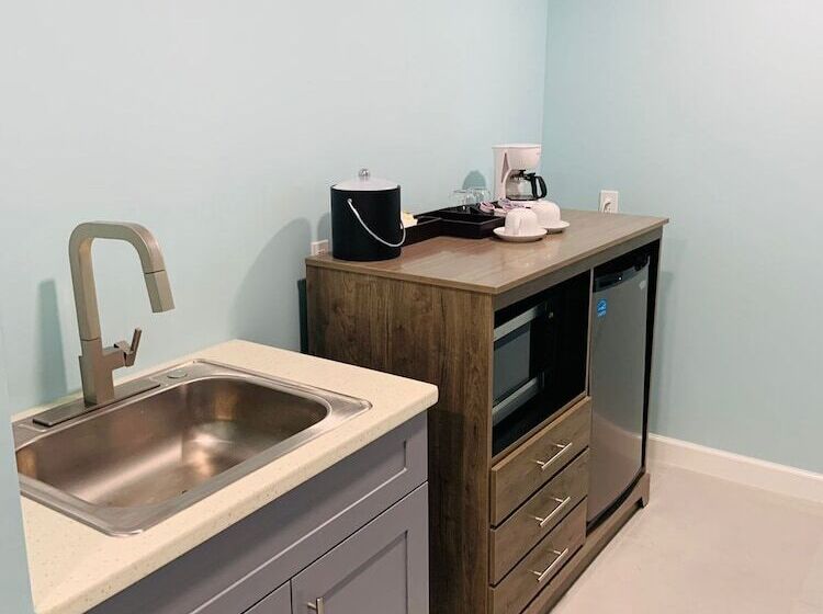 هاستل The New View Inn