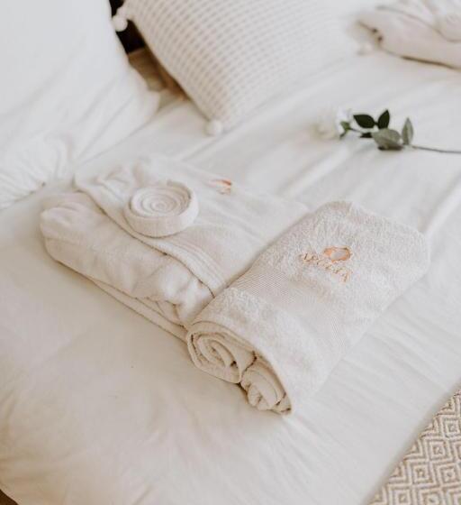 تختخواب و صبحانه Chambre Riposo