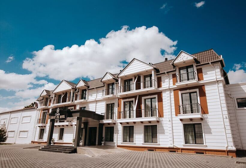 בית מלון כפרי Castle Resort Spa