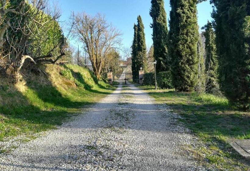 فندق Girasole Ad Antico Casale  700