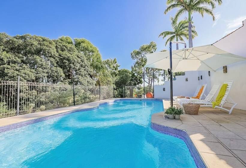 1770 Sovereign Lodge Retreat