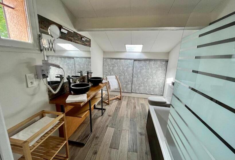 Отель Auberge Val Moureze Hôtel & Spa