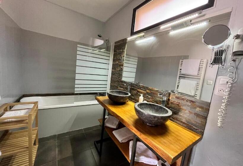 Отель Auberge Val Moureze Hôtel & Spa