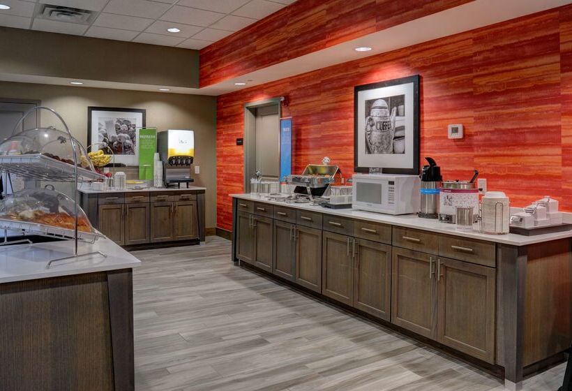هتل Hampton Inn & Suites Ardmore
