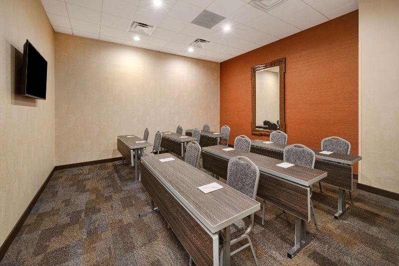 בית מלון כפרי Home2 Suites By Hilton Atlanta Downtown