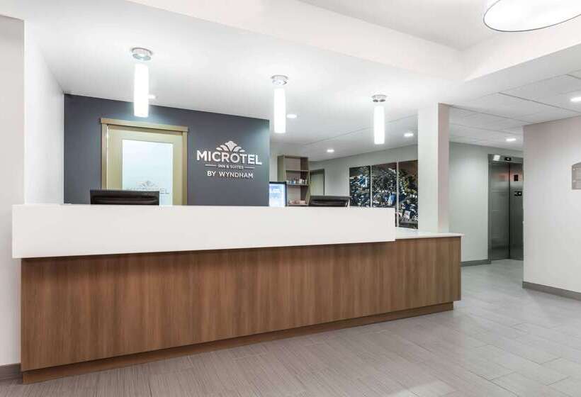 Microtel Casselman