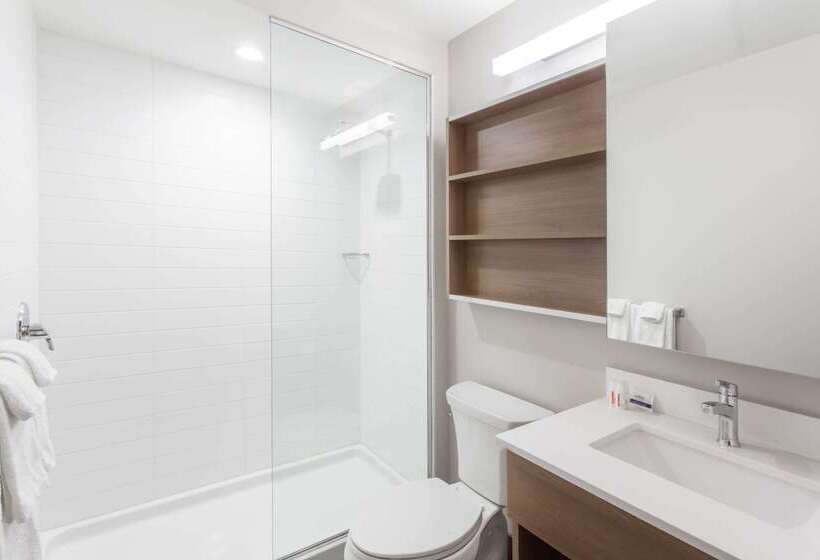 Microtel Casselman