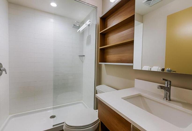 Microtel Casselman