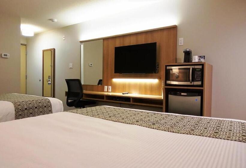 Microtel Casselman