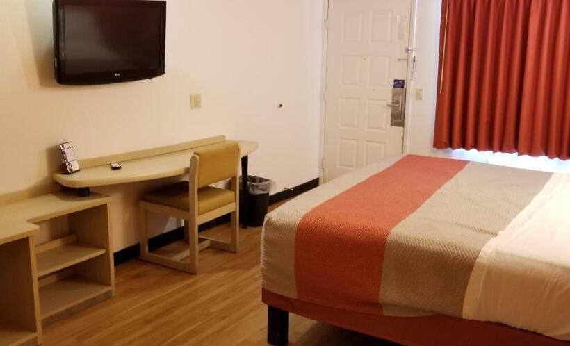 モーテル Fairbridge Inn Express London