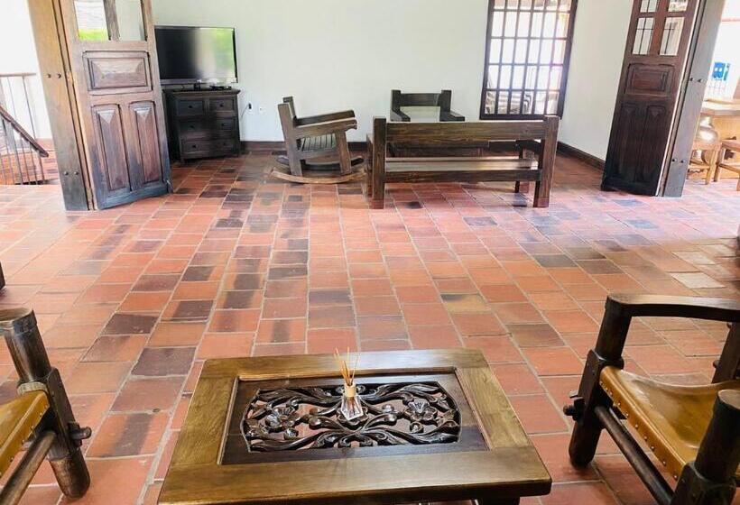 هتل Casa Blanca Campestre